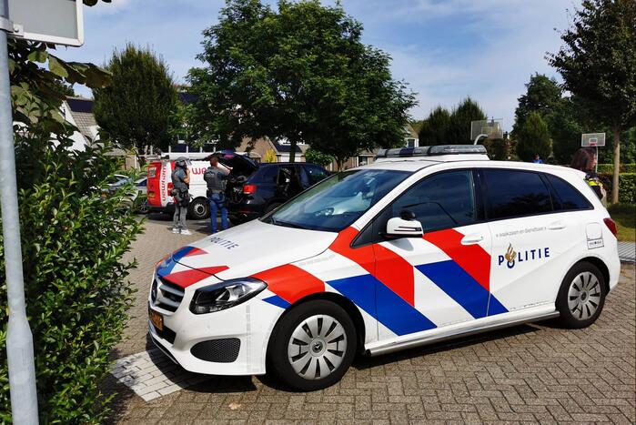 Arrestatieteam doet inval in flatwoning