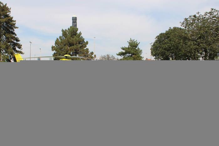 Traumahelikopter landt in Charlois op grasveld
