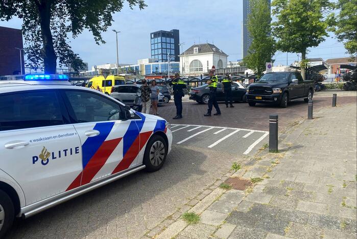 Fietser gewond bij botsing met pick-up wagen