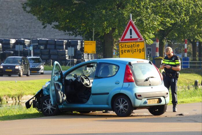 Motorrijder gewond bij botsing met personenauto