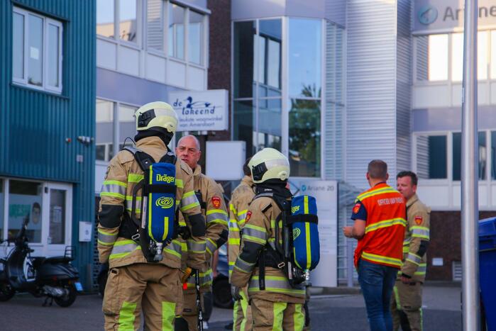 Bedrijfspand ontruimd door gaslucht