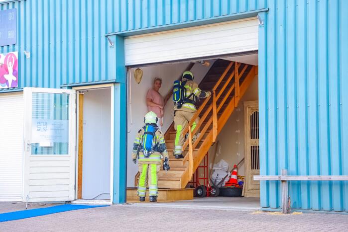 Bedrijfspand ontruimd door gaslucht