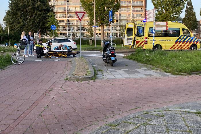 Fietsster gewond bij aanrijding met auto