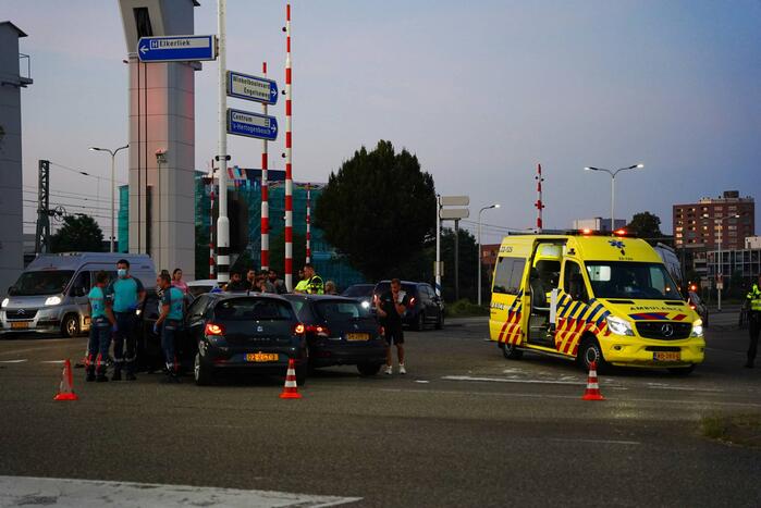 Veel schade tussen botsing auto's