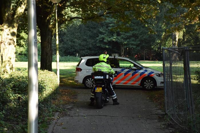 Politie zoek verdachten naar verdachte situatie