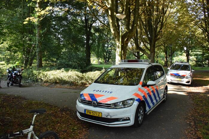 Politie zoek verdachten naar verdachte situatie