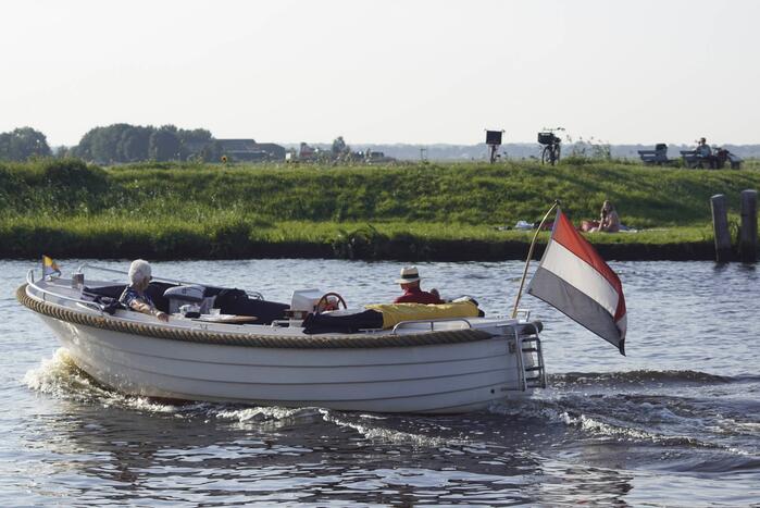 Zonaanbidders genieten van het lekkere weer