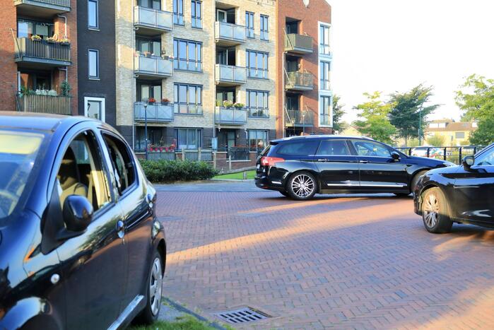 E-biker gewond bij botsing op auto