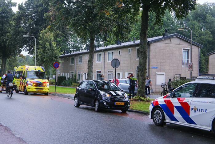 Fietsster gaat onderuit op glad wegdek