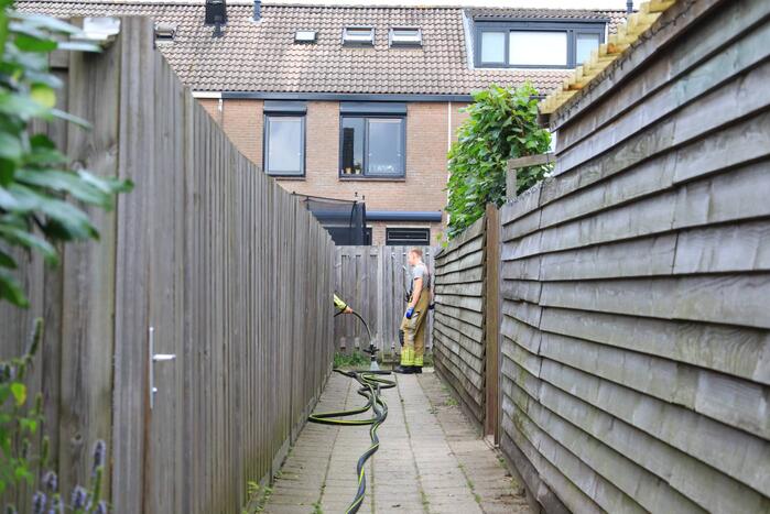 Brandweer spoelt riool door na vreemde lucht