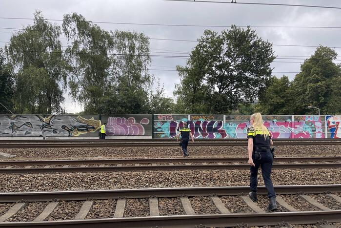 Treinverkeer stilgelegd door persoon op spoor