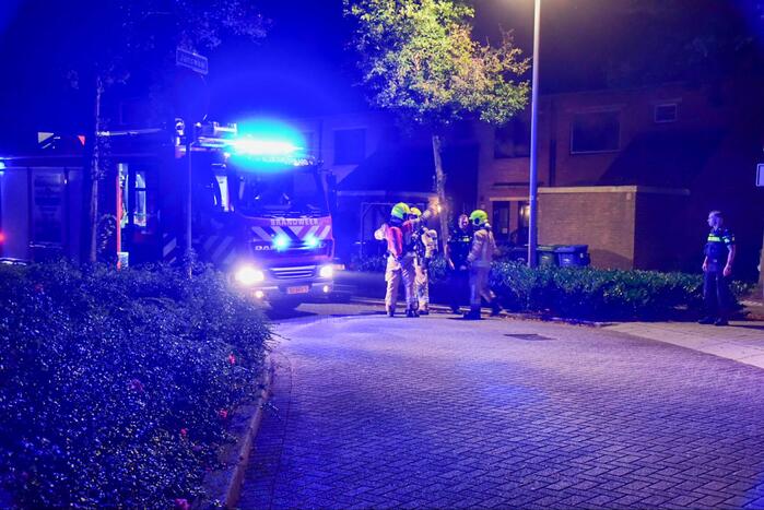 Enorme vlammen bij uitslaande woningbrand