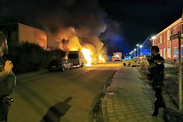 Meerdere voertuigen in brand