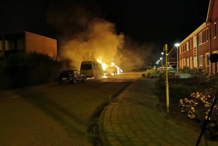 Meerdere voertuigen in brand