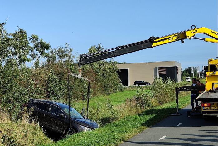 Auto crasht in sloot