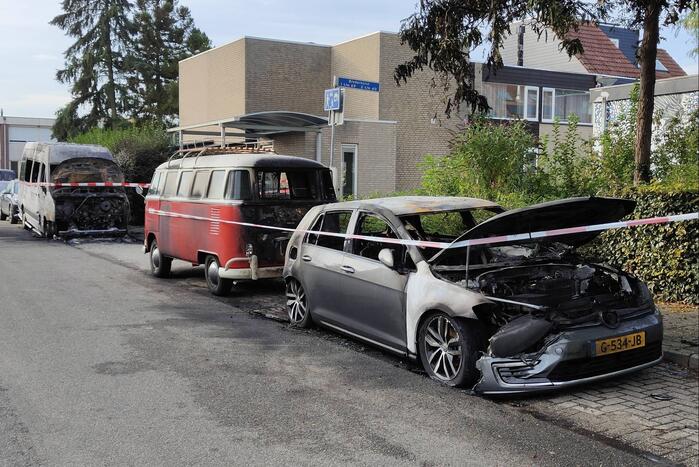 Enorme schade bij forse autobranden