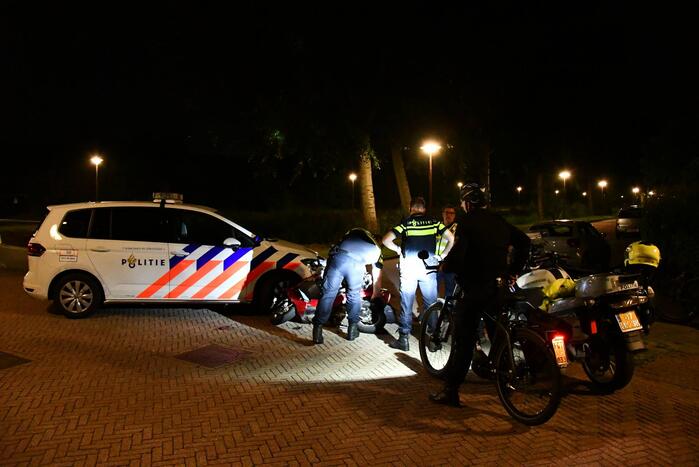 Scooter crasht bij achtervolging