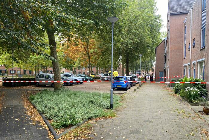 Overleden persoon aangetroffen in woning Prins Alexander