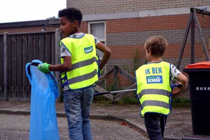 Basisschoolleerlingen speuren naar straatafval