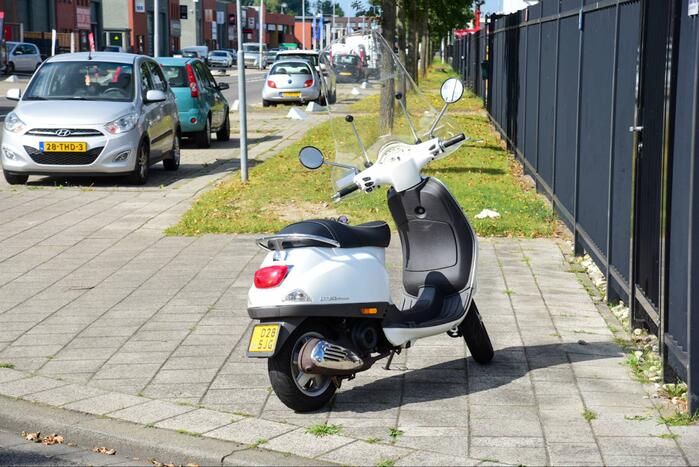 Scooterrijder valt en raakt gewond