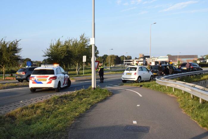 Flinke schade aan personenauto's door kop staart botsing