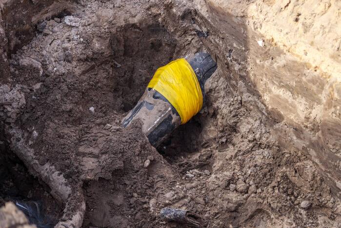 Brandweer verricht metingen bij gaslek