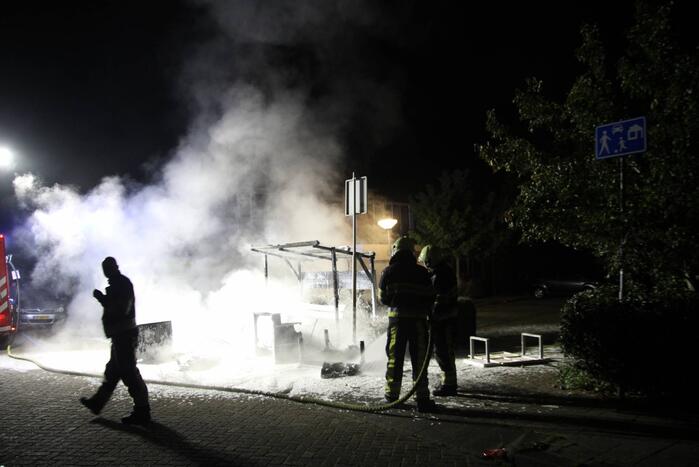 Bestelbus loopt brandschade op