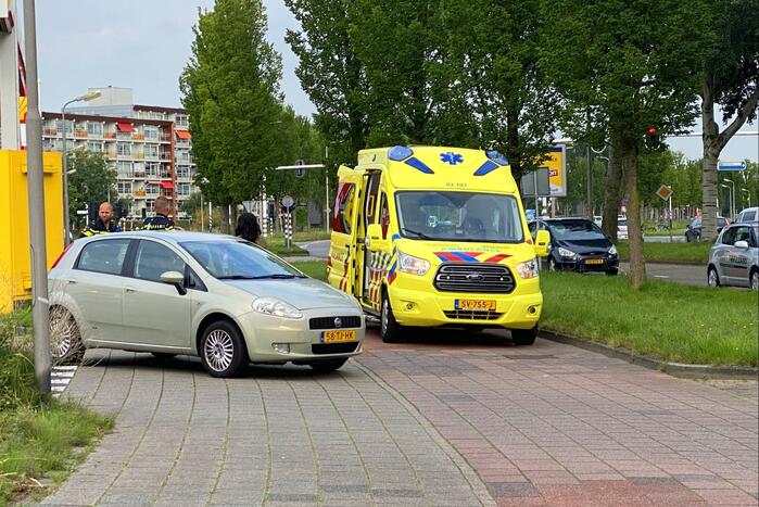 Persoon gewond bij aanrijding met auto