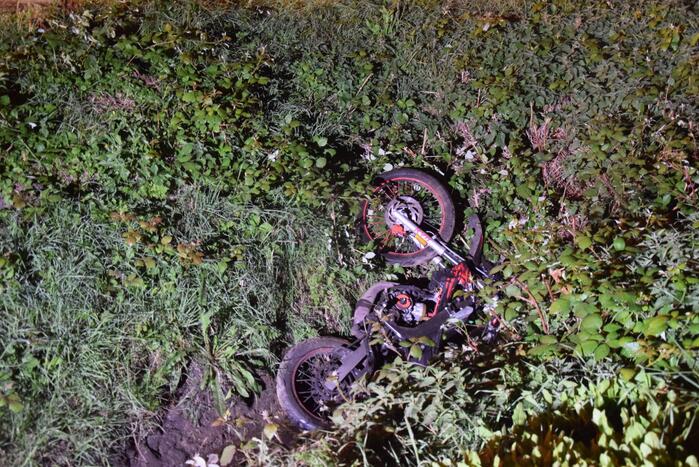 Persoon zwaargewond na ongeval met brommer