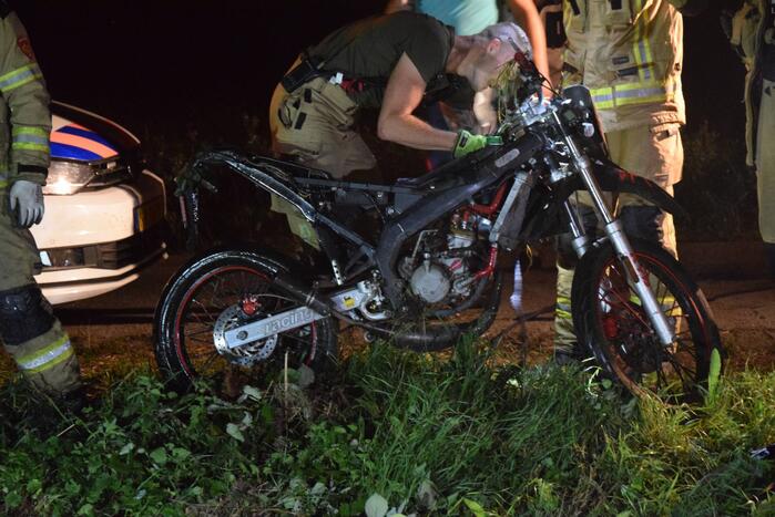 Persoon zwaargewond na ongeval met brommer