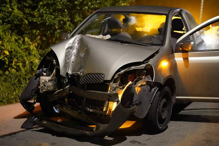 Automobilist botst met auto tegen ophaalbrug