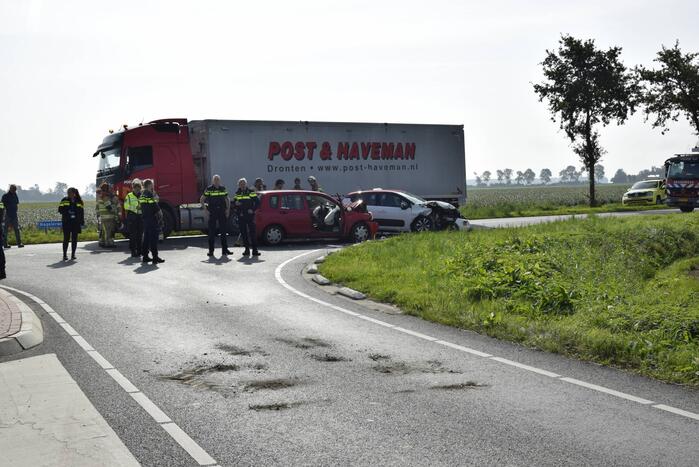 Kind gewond nadat twee auto's botsen