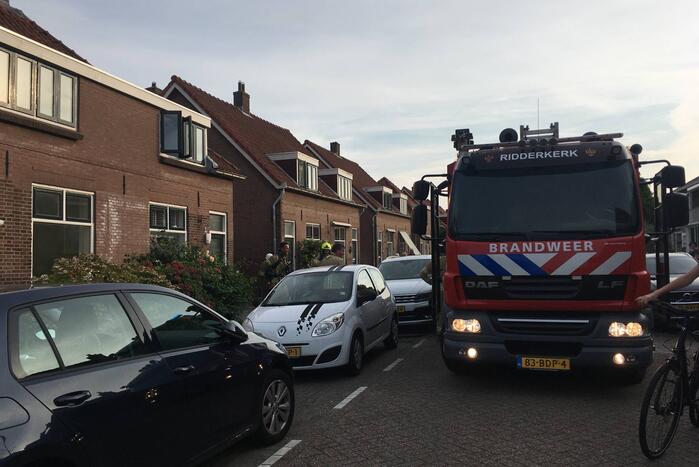 Gasfles van barbecue vliegt in brand