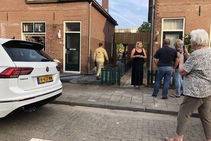 Gasfles van barbecue vliegt in brand
