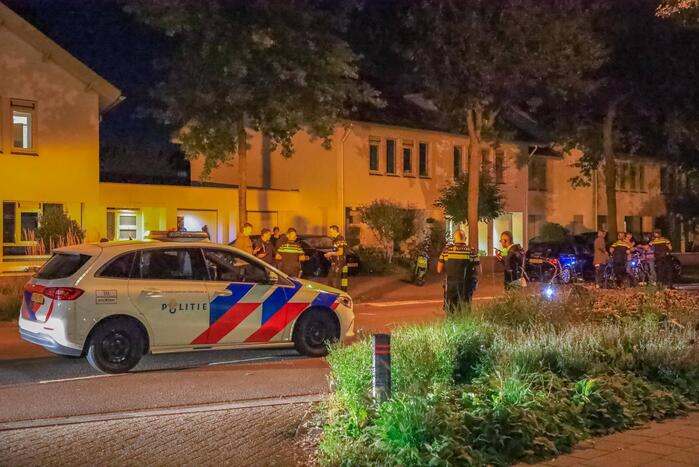 Grote politieopkomst door vechtpartij tussen jongeren