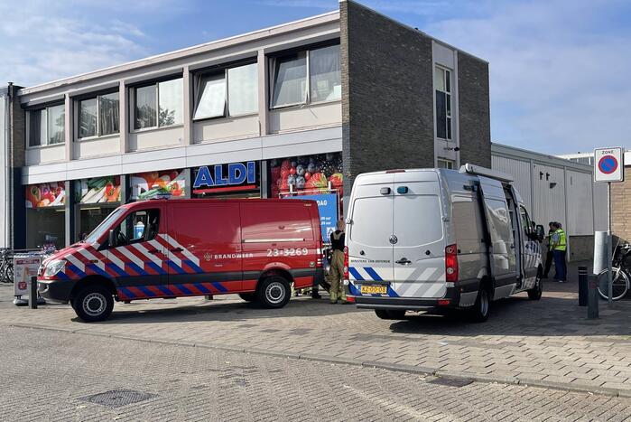 EOD onderzoekt mogelijke explosieve stoffen in bovenwoning