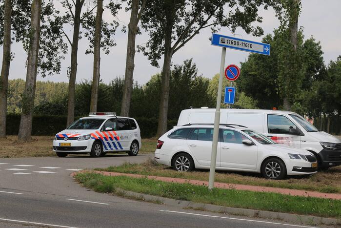 Te hoge vrachtwagen ramt spoorbrug