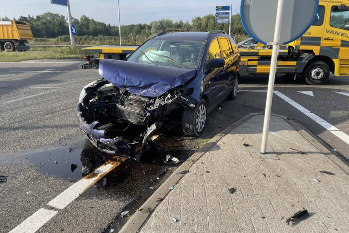 Flinke schade bij botsing op kruising