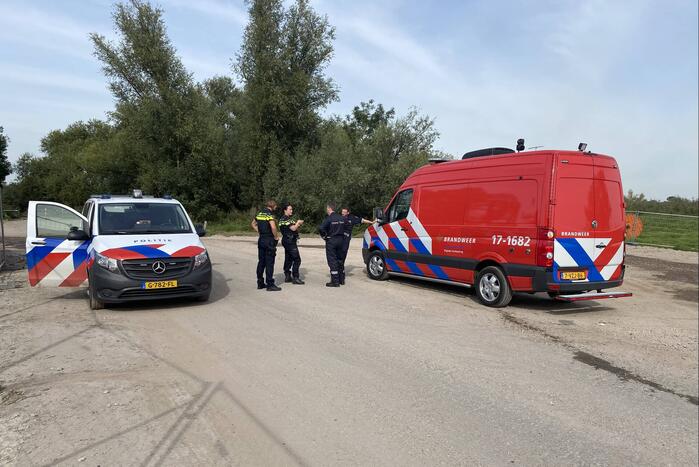 Zoekactie na aantreffen kledingstukken in natuurgebied