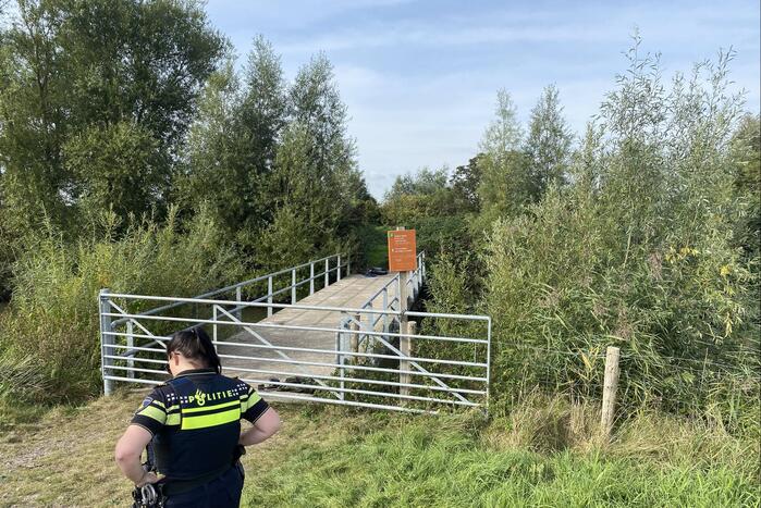 Zoekactie na aantreffen kledingstukken in natuurgebied