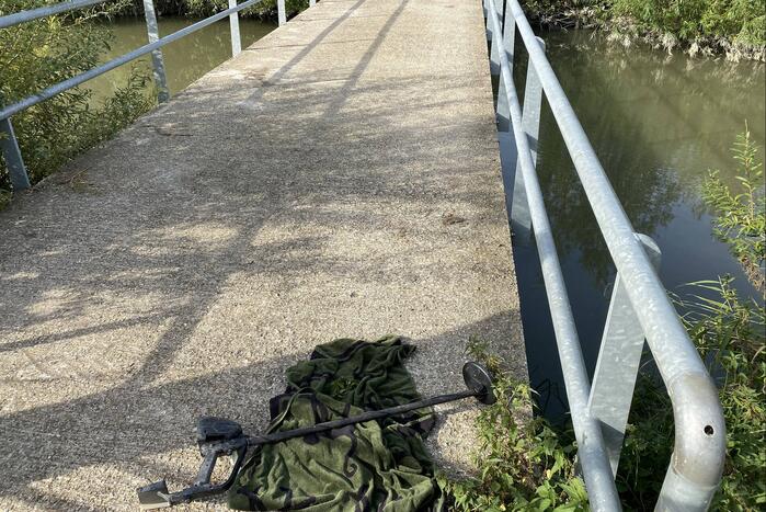 Zoekactie na aantreffen kledingstukken in natuurgebied