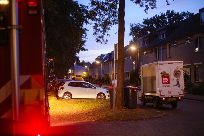 Brandweer doet controle na brand in Picnic-wagen