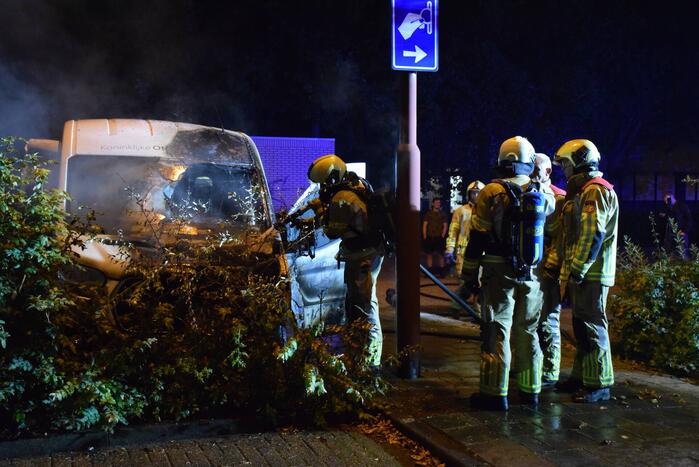 Bestelbus total-loss na brand