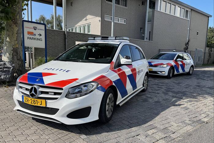 Brand in bedrijfspand snel onder controle