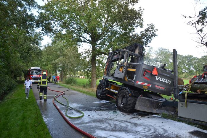 Graafmachine vliegt in brand