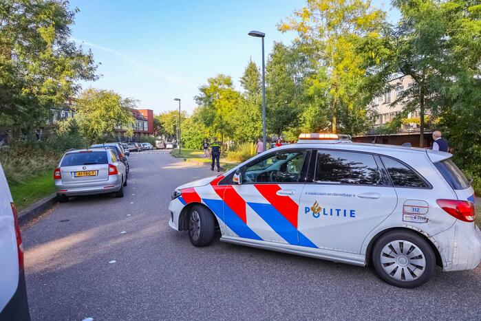 Bezorgauto Mr Sushi slaat over de kop na botsing