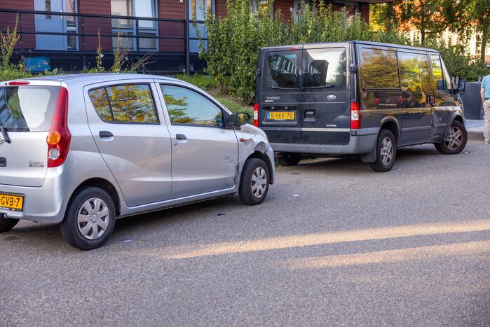 Bezorgauto Mr Sushi slaat over de kop na botsing