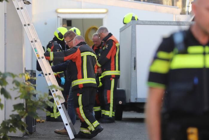 Politie treft hennepkwekerij aan in woning