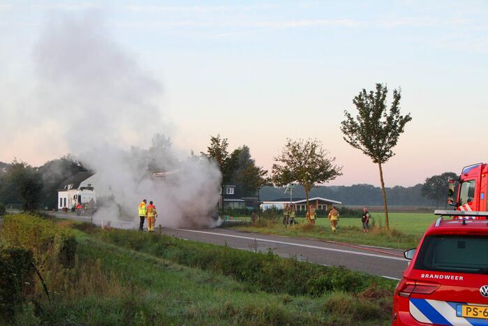 Oplegger volledig uitgebrand