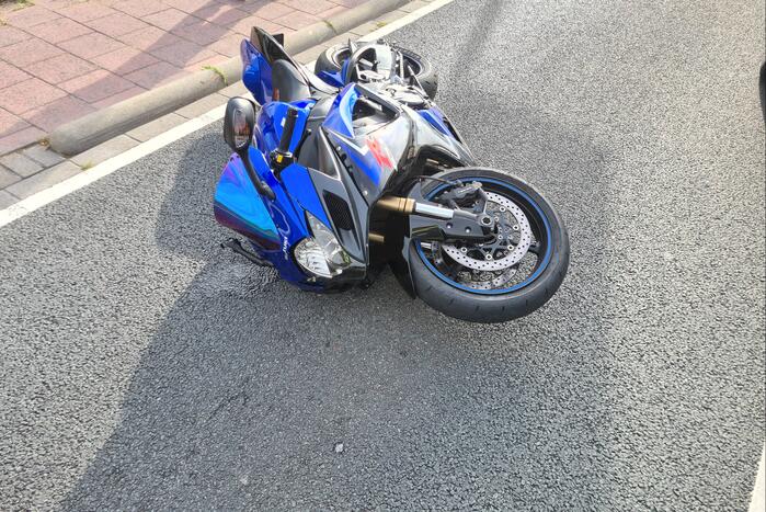 Motorrijder en fietser gewond bij ongeval